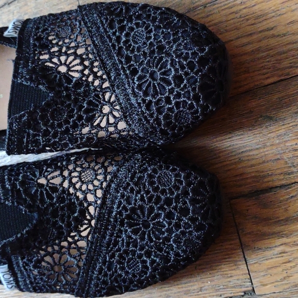 COPY - Girls Toms - Picture 7 of 7